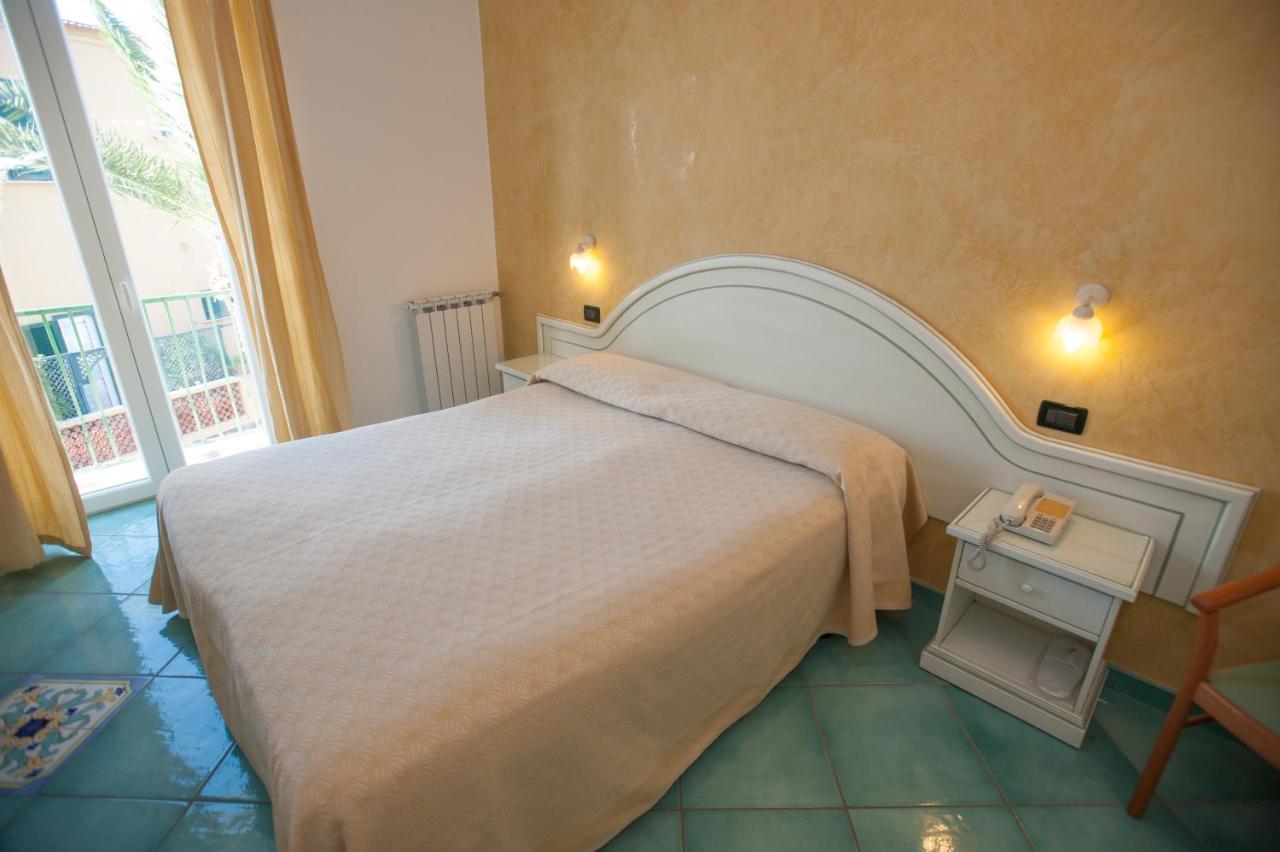 Hotel Villa Sirena - Thermae & Spa Ischia Eksteriør billede