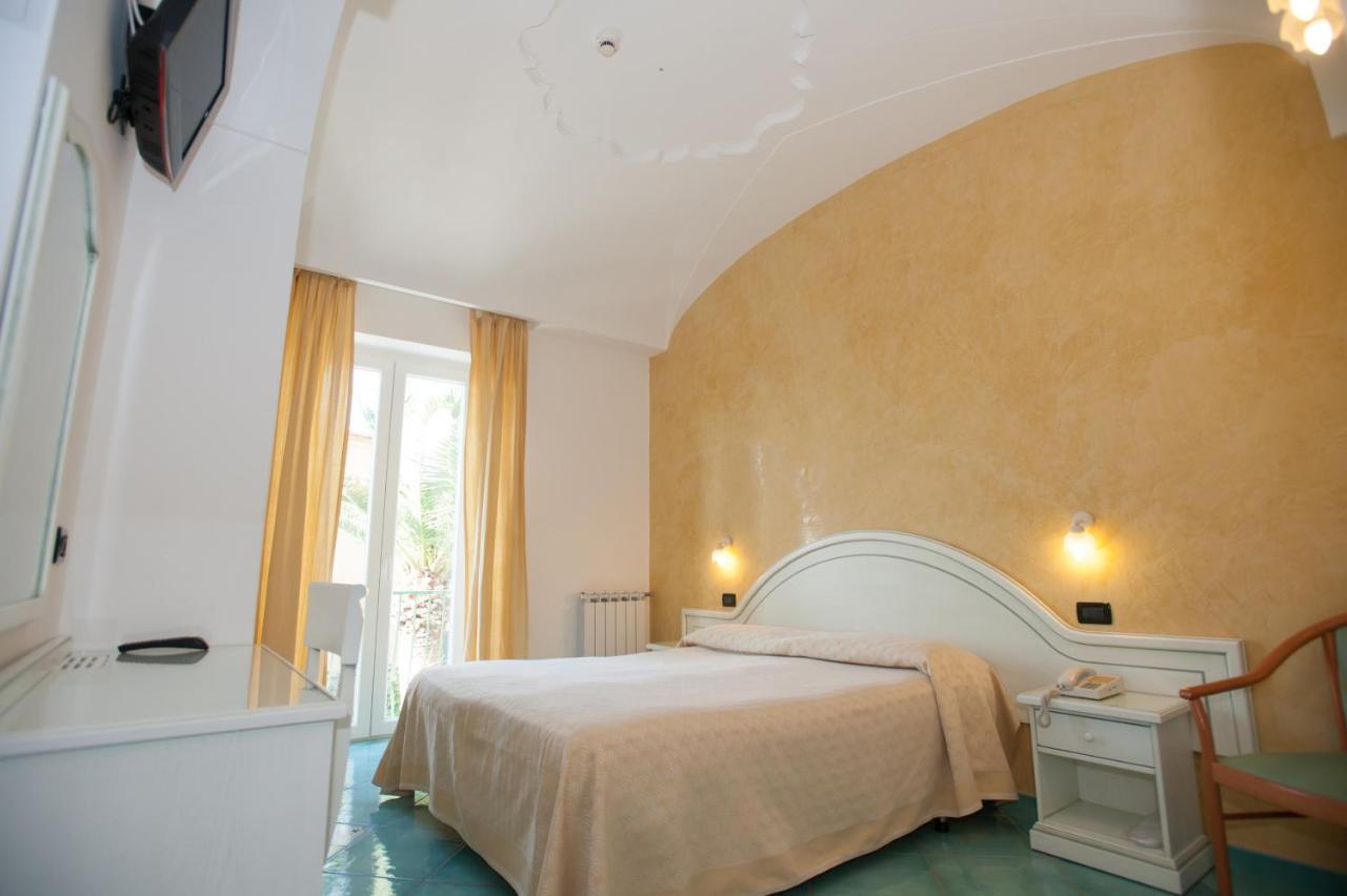 Hotel Villa Sirena - Thermae & Spa Ischia Eksteriør billede
