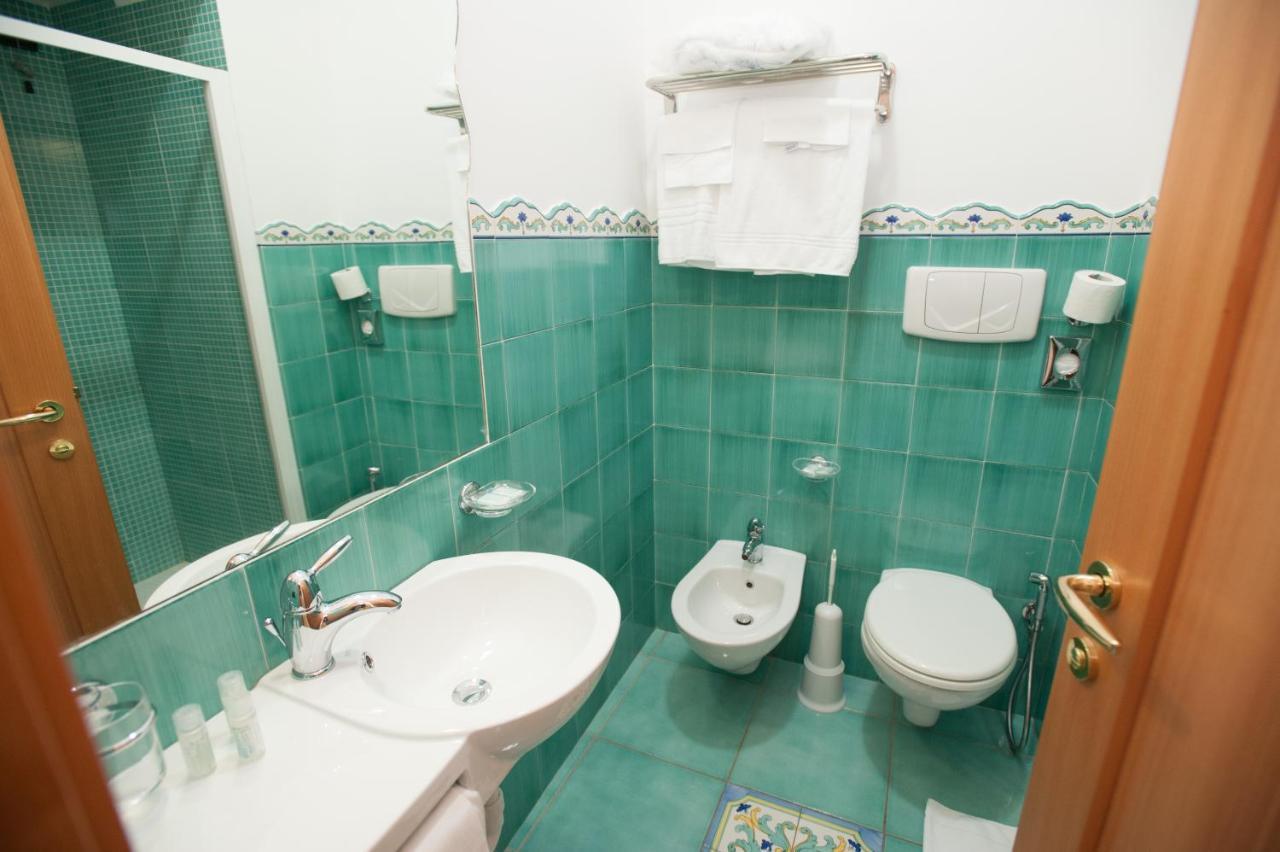 Hotel Villa Sirena - Thermae & Spa Ischia Eksteriør billede